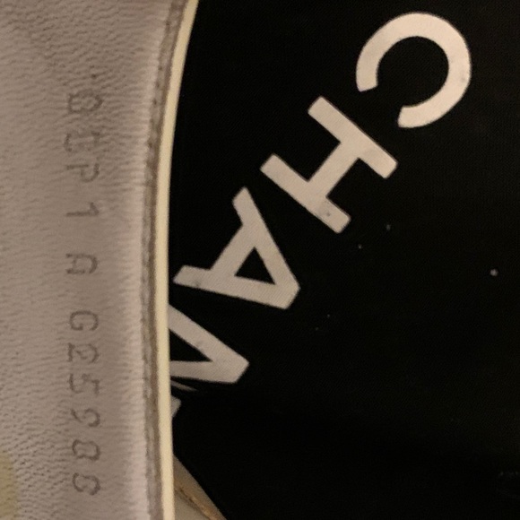 Chanel peep toe platforms sz 41 - Picture 15 of 16